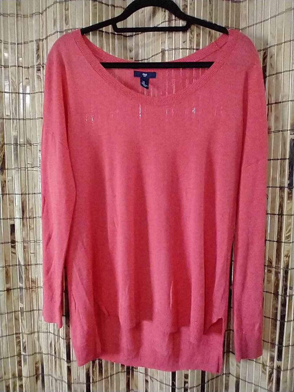 Gap Lightweight Hi-Low Scoop Neck Sweater in Coral / Salmon Pink